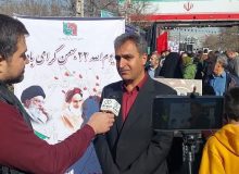 مردم پای انقلاب ایستاده‌اند