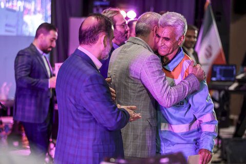 جشنی برای آنان که شهر را جَلا می‌دهند/اجرای ستاره‌ها برای ستاره‌ها