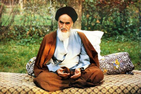 پرواز ملکوتی پیر قافله عشق امام خمینی(ه)