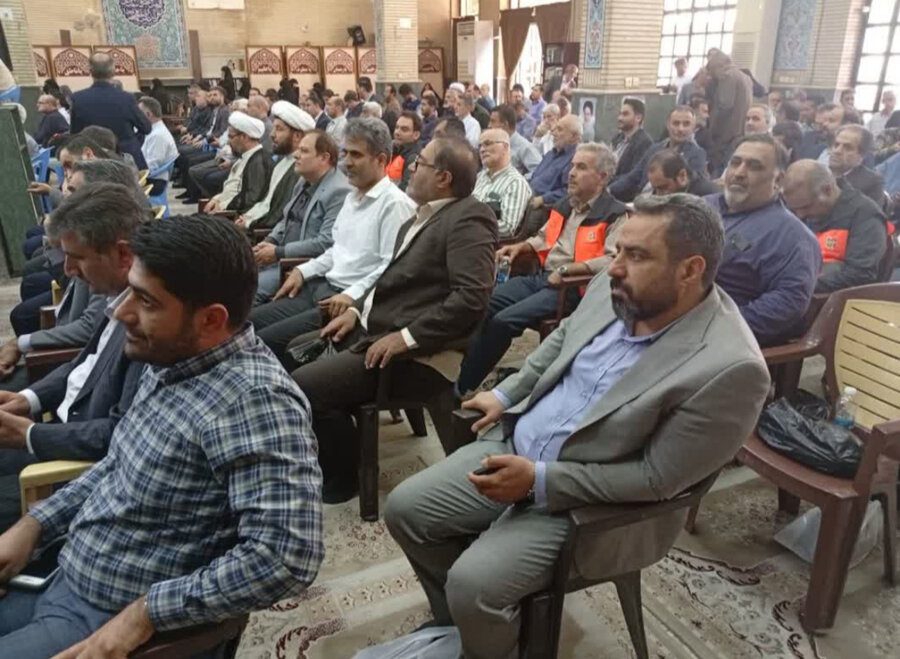 حضور رؤسا و همکاران بهزیستی شهرستان های تابعه استان البرز در مراسم رحلت امام خمینی (ره) حضور رؤسا و همکاران بهزیستی شهرستان های تابعه استان البرز در مراسم رحلت امام خمینی (ره)