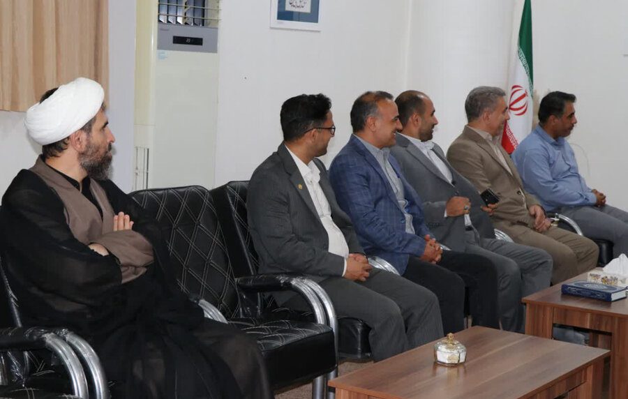 دیدار رئیس بهزیستی با امام جمعه شهرستان نظرآباد به مناسبت سالروز نخستین اقامه نماز جمعه دیدار رئیس بهزیستی با امام جمعه شهرستان نظرآباد به مناسبت سالروز نخستین اقامه نماز جمعه