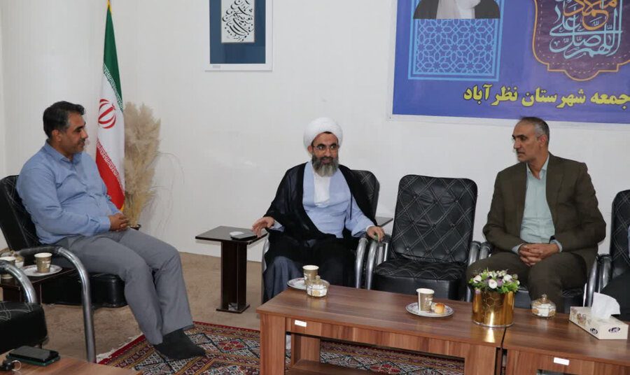 دیدار رئیس بهزیستی با امام جمعه شهرستان نظرآباد به مناسبت سالروز نخستین اقامه نماز جمعه دیدار رئیس بهزیستی با امام جمعه شهرستان نظرآباد به مناسبت سالروز نخستین اقامه نماز جمعه