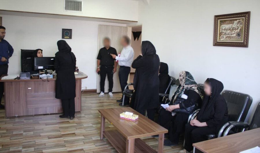دیدار چهره به چهره مدیرکل بهزیستی البرز با جامعه هدف محترم دیدار چهره به چهره مدیرکل بهزیستی البرز با جامعه هدف محترم