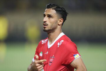 علیپور: خط می‌دادند تا فشار روی من باشد!