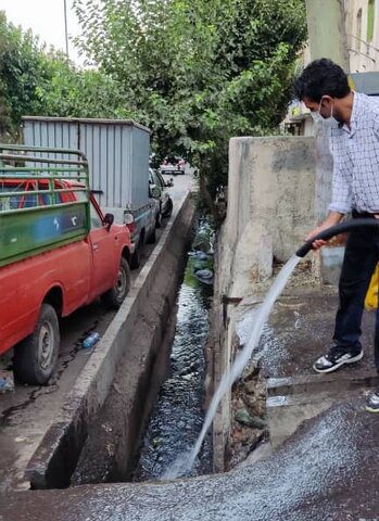 پاکسازی جویها و نهرهای منطقه ۱ برای مقابله با آلودگی زیستمحیطی