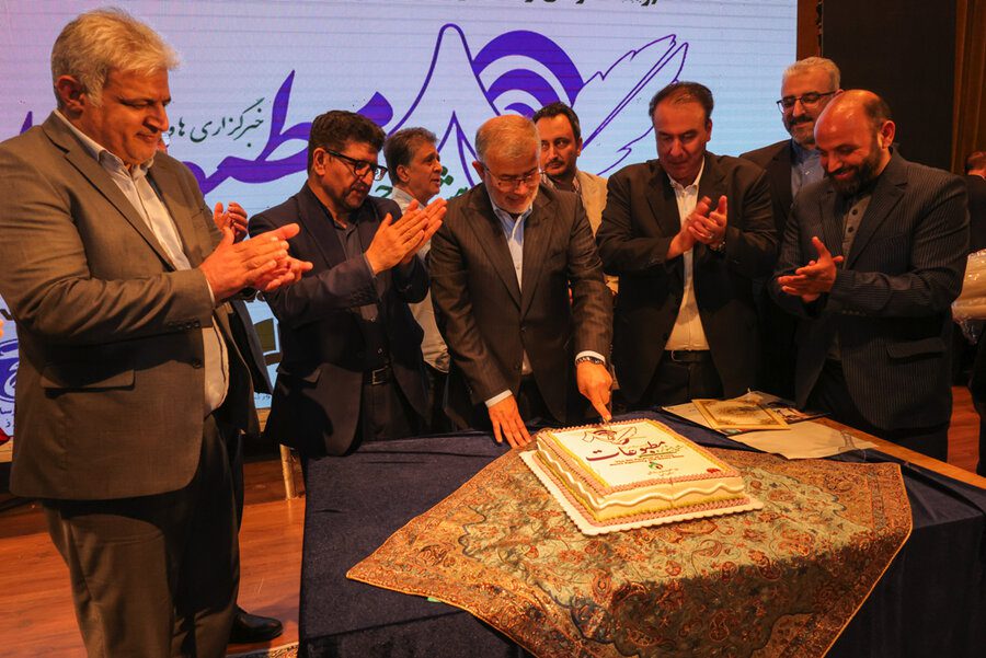تقدیر از مدیرکل ارتباطات و امور بین‌الملل شهرداری کرج در هشتمین جشنواره مطبوعات و رسانه البرز