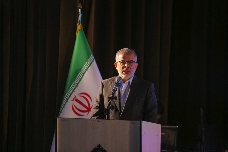 تقدیر از مدیرکل ارتباطات و امور بین‌الملل شهرداری کرج در هشتمین جشنواره مطبوعات و رسانه البرز