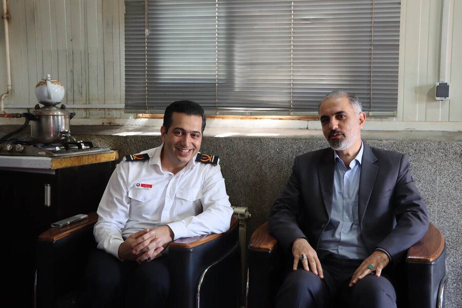 رئیس کمیسیون سلامت، محیط زیست و خدمات شهری با آتش‌نشانان دیدار کرد