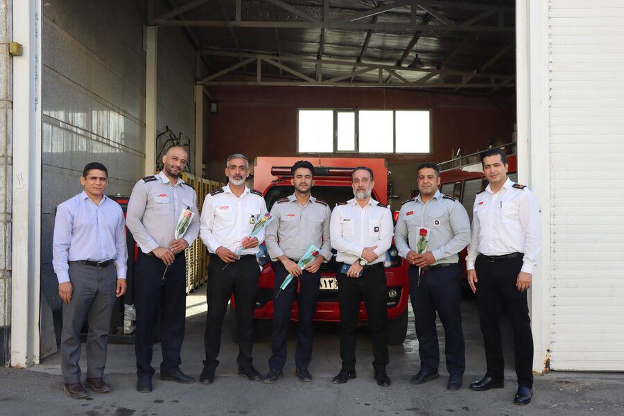 رئیس کمیسیون سلامت، محیط زیست و خدمات شهری با آتش‌نشانان دیدار کرد