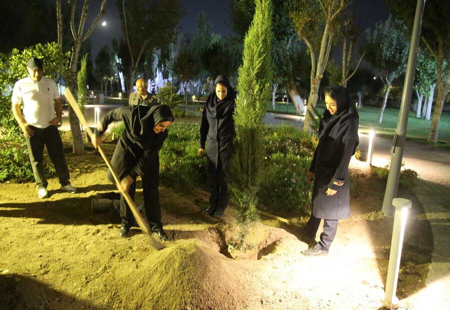 آتش‌نشانان کرجی در پارک ملی ایران کوچک سرو ایثار کاشتند