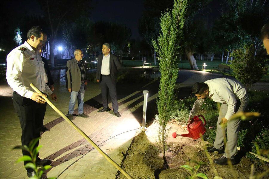 آتش‌نشانان کرجی در پارک ملی ایران کوچک سرو ایثار کاشتند
