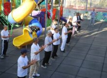 دوستداران ورزشهای همگانی در پارکها و بوستانها گرد هم میآیند