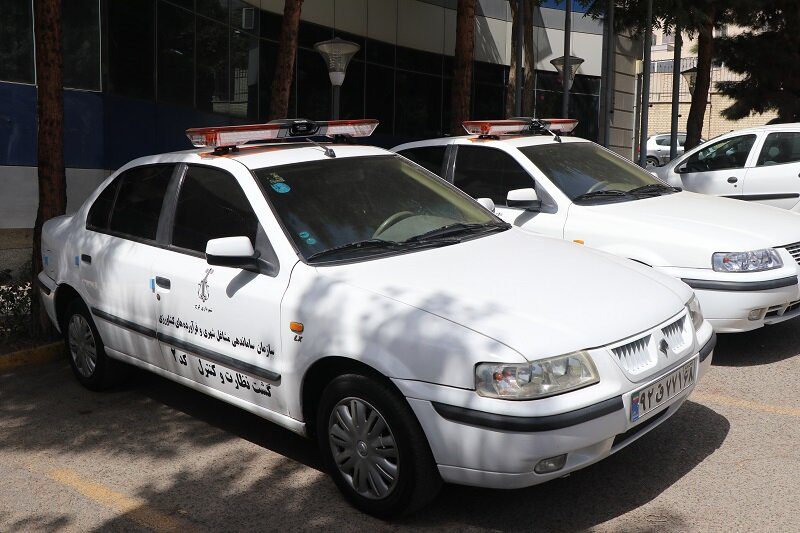 گشت سیار برای ساماندهی سد معبر کیوسک‌های سطح شهر کرج