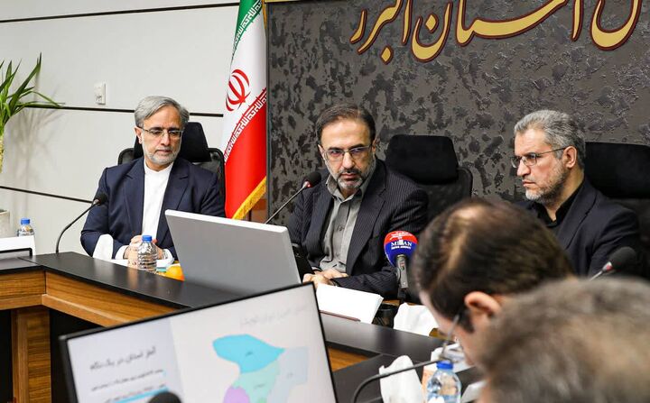 مقابله با برداشت بی رویه آب با انسداد ۹۰۷ حلقه چاه غیرمجاز مجاز در استان البرز