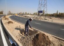 آماده‌سازی بستر کاشت درخت و توسعه فضای سبز در کمربندی مهرشهر