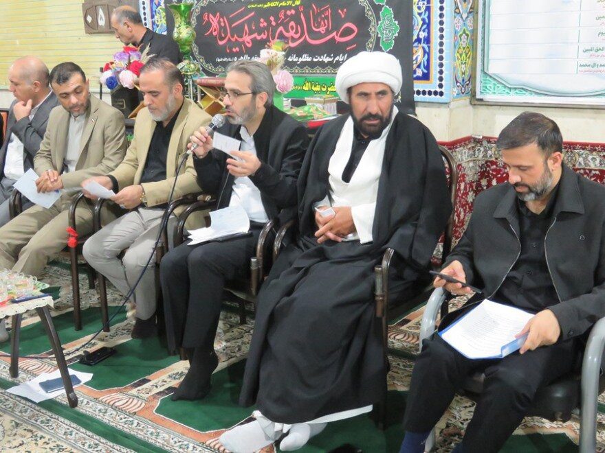 دیدار چهره به چهره مسئولان با شهروندان حصارک / وعده اقدام برای حل معضلات محله