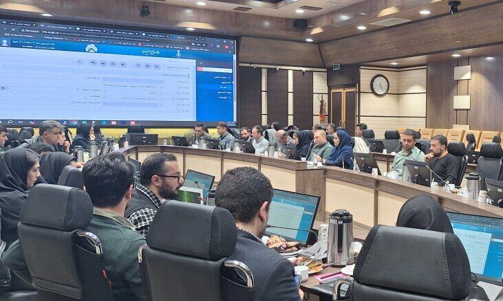 نشست هماهنگی روسای درآمد مناطق شهرداری کرج برای شتاب بخشی به اجرای آرای کمیسیون ماده ۷۷