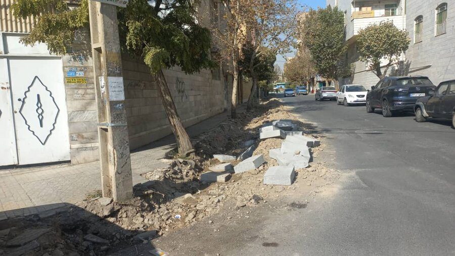 اجرای عملیات جدول‌گذاری و پیاده‌روسازی در کوی ولی‌عصر و دولت‌آباد