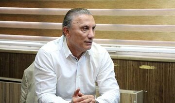 چرا فوتبال ایران، گلزن ندارد؟/ حمید درخشان: نه باشگاهها برای تربیت بازیکن خوب همت می کنند، نه مربیان زحمت می کشند/ می روند سراغ بازیکن دست چندم خارجی