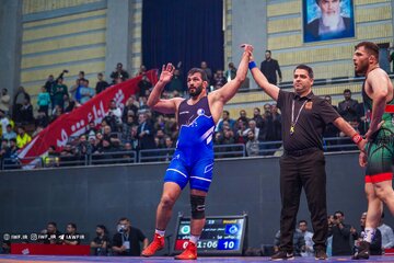 عکس | حسن یزدانی در هوای برفی کمپ فدراسیون کشتی