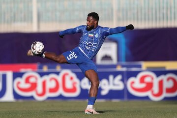 مهاجم خارجی استقلال مسافر تهران شد