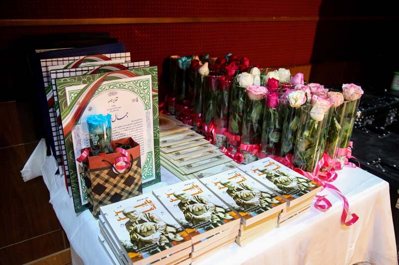 فرصت خدمت امروز ما مرهون فداکاری‌های شهدا و جانبازان است