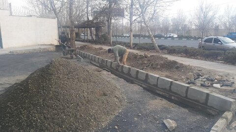 پیشرفت ۹۰ درصدی جدول‌گذاری و زیرسازی آسفالت در پروژه ماهان پارک