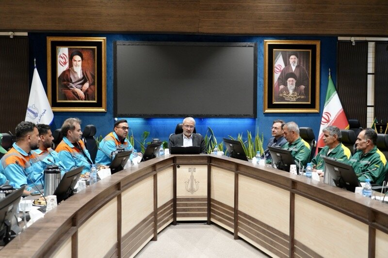 کارگران پیشانی مدیریت شهری هستند / وعده شهردار برای حرکت به سمت خانه‌دار شدن کارگران