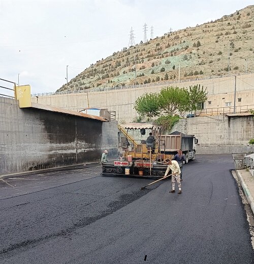 عملیات آسفالت سکوی انتقال زباله خلج آباد تکمیل شد