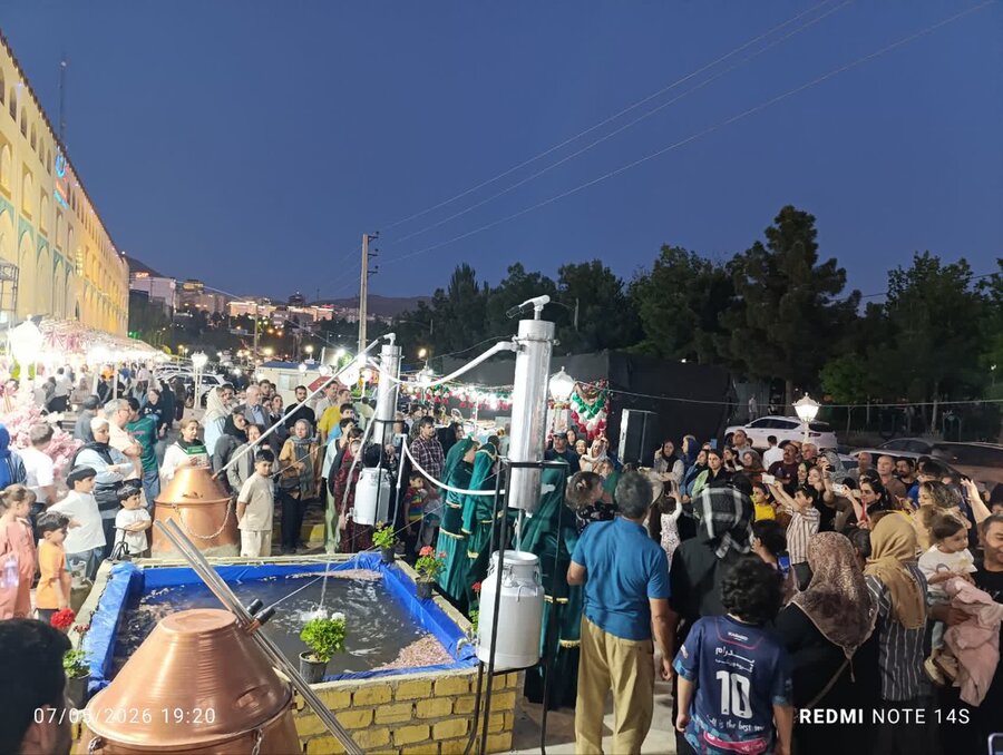 کرج میزبان ششمین جشنواره ملی گلابگیری شد