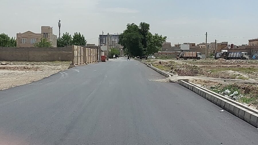 بازگشایی و آسفالت خیابان سوم غربی مهرشهر پس از سال‌ها مطالبه مردمی/تعریض و بازگشایی خیابان پنجم در دست اقدام