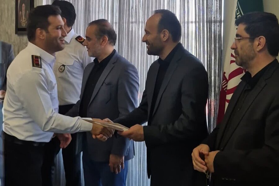تقدیر نماینده مجلس از فداکاری بی‌سابقه آتش‌نشانان در جنگ رمضان/ پیگیری درخواست حقوق جانبازی برای نیروهای آسیب‌دیده