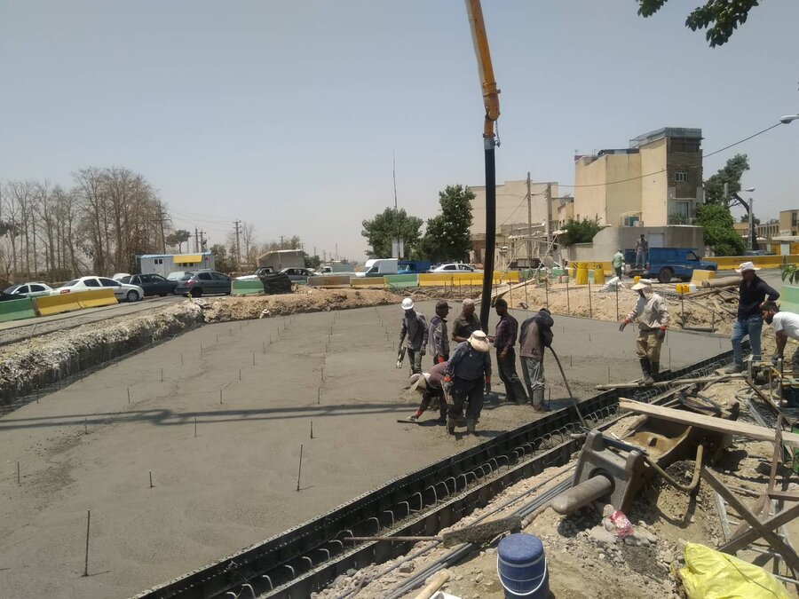 بخش شمالی عرشهٔ B1 در تقاطع بلوار شیخآباد با ریل راه آهن بتنریزی شد