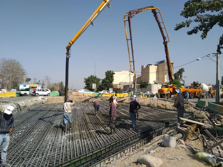 بخش شمالی عرشهٔ B1 در تقاطع بلوار شیخآباد با ریل راه آهن بتنریزی شد