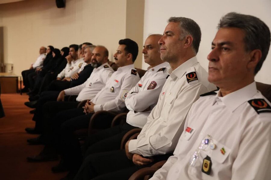 رئیس‌جمهور  از آتش‌نشان کرجی تجلیل کرد
