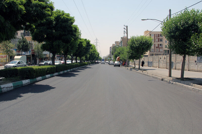 عملیات بهسازی و ساماندهی آسفالت معابر سطح شهر کرج استمرار دارد