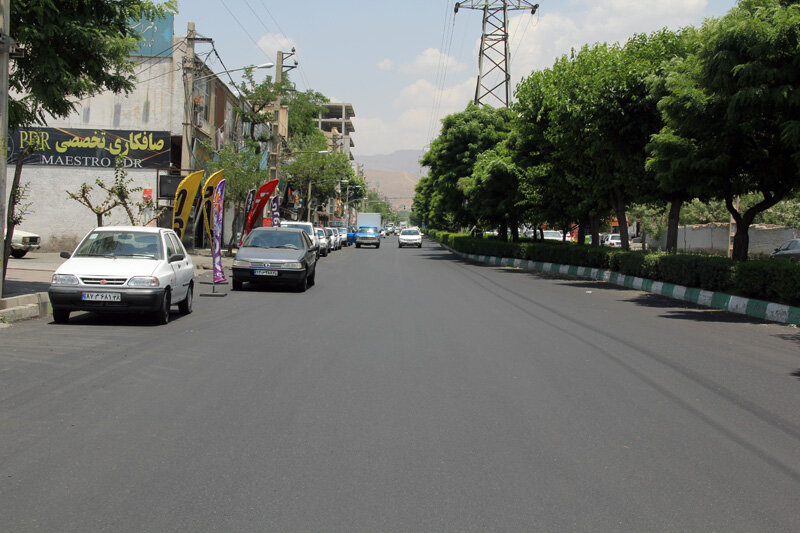 عملیات بهسازی و ساماندهی آسفالت معابر سطح شهر کرج استمرار دارد