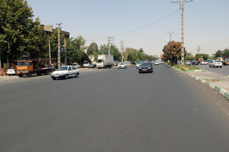 عملیات بهسازی و ساماندهی آسفالت معابر سطح شهر کرج استمرار دارد