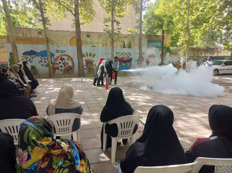 اصول ایمنی و مقابله با حوادث در ۱۱ فرهنگسرای کرج آموزش داده شد