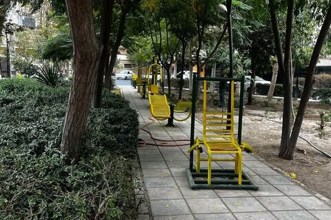 بهسازی گسترده بوستان های منطقه ۵ کرج؛ ازرنگ آمیزی تجهیزات تا کاشت گل های فصلی