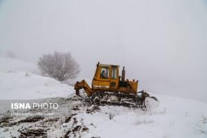 برف راه چند روستای طالقان را بست