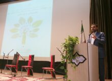 باید مسیر فعالیت اهل قلم برای زنده نگه داشتن ادبیات فارسی فراهم شود