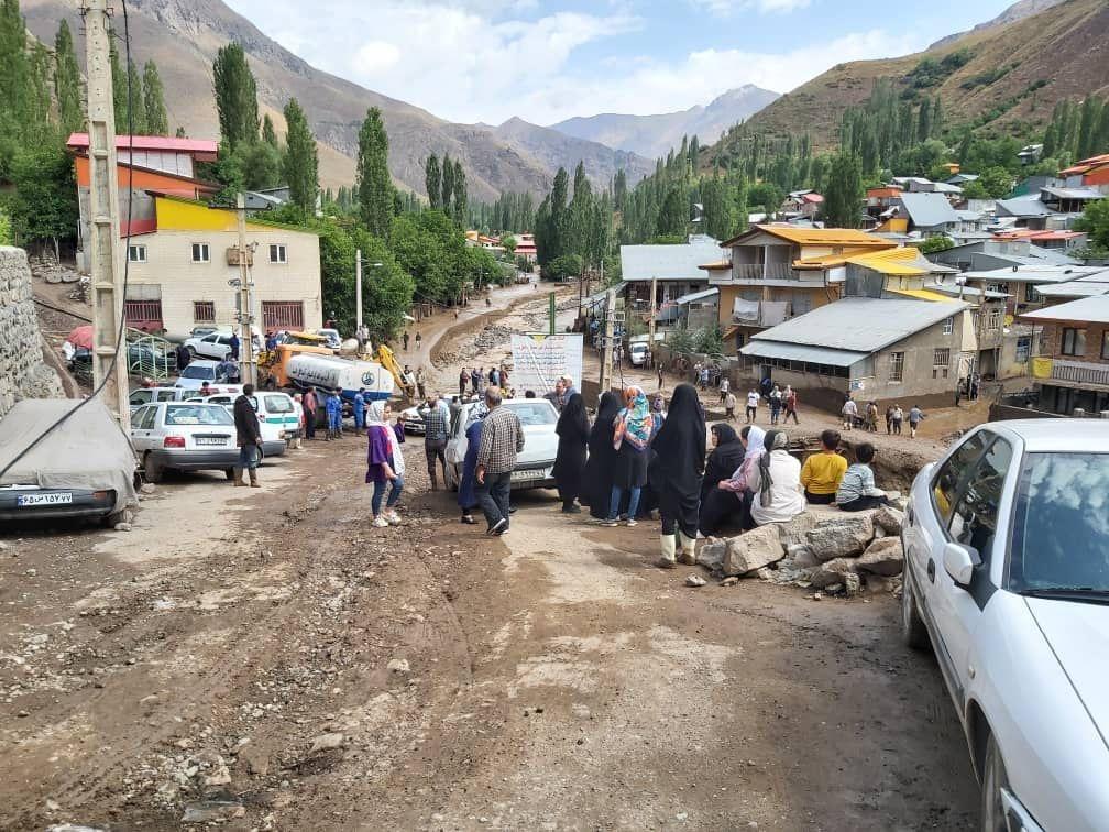 بازدید استاندار البرز از روستاهای سیل زده شهرستان طالقان