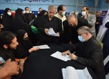 میز خدمت با حضور استاندار البرز در اسلام آباد برپا شد