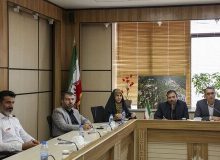 پیگیر مشکلات و مطالبات همکاران آتش نشان هستیم