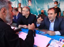 میز خدمت با حضور معاون رییس جمهور در مصلی کرج برپا شد