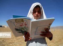 البرزی ها به کمک دانش آموزان نیازمند شتافتند