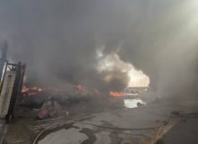 حریق دپوی ضایعات در کرج مهار شد