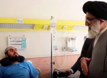 عیادت امام‌جمعه کرج از روحانی مضروب اغتشاشات اخیر+ فیلم