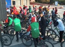 رکاب زنی دانش آموزان کرجی با شعار البرز قوی